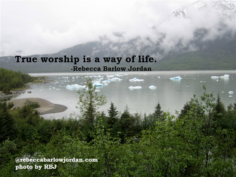 How Do You Worship God? Day-votional Truth on Worship